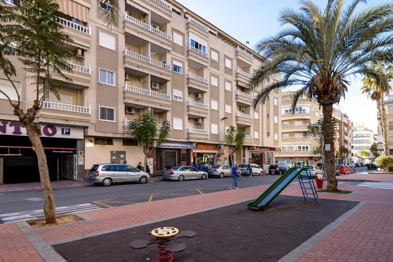 Apartamento Caballero De Rodas Torrevieja Kültér fotó